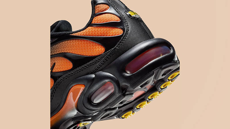 Nike TN Air Max Plus Black Orange Halloween DM0032-025 heel
