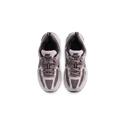 Nike Zoom Vomero 5 GS Cave Stone HF6998-010 Top