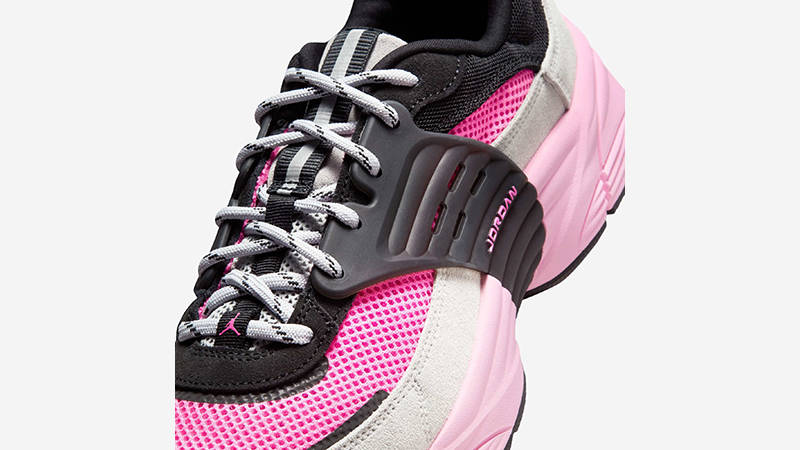 Jordan Trunner O S Pink Blast IB3722-002 tongue