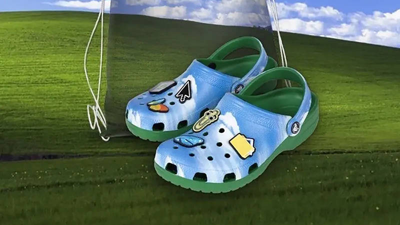 Microsoft x Crocs Classic Clog Windows XP Side