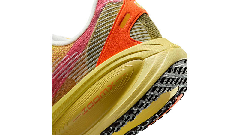 Nike Vomero 18 SE Vivid Sulphur IH3576-999 heel