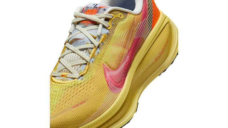 Nike Vomero 18 SE Vivid Sulphur IH3576-999 side