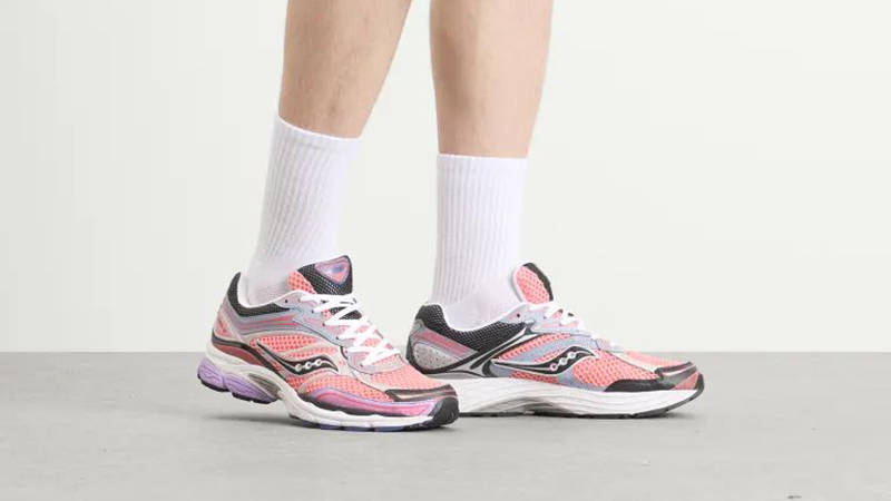 Saucony Progrid Omni 9 Pink Purple S70739-30 on foot