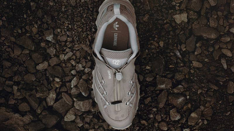 Want Carnival x adidas Pingora Hyperturf Putty Grey middle