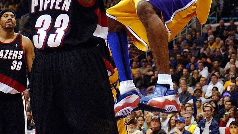 Kobe x adidas Crazy 2 USA JR8232 on foot side
