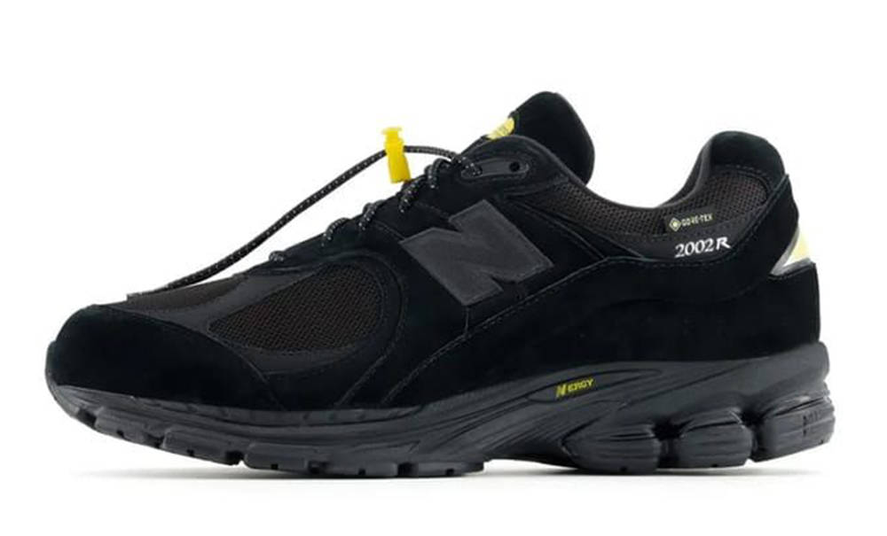New Balance 2002R Gore-Tex Black Yellow