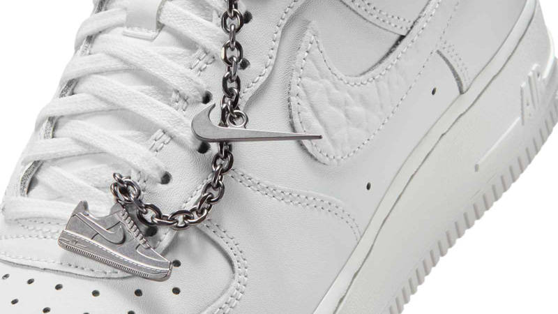 Nike Air Force 1 07 Low Summit White Metallic Silver Side