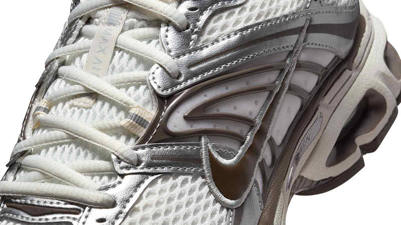 Nike Air Max Moto 2K Metallic Silver Baroque Brown IO1915-030 Detail