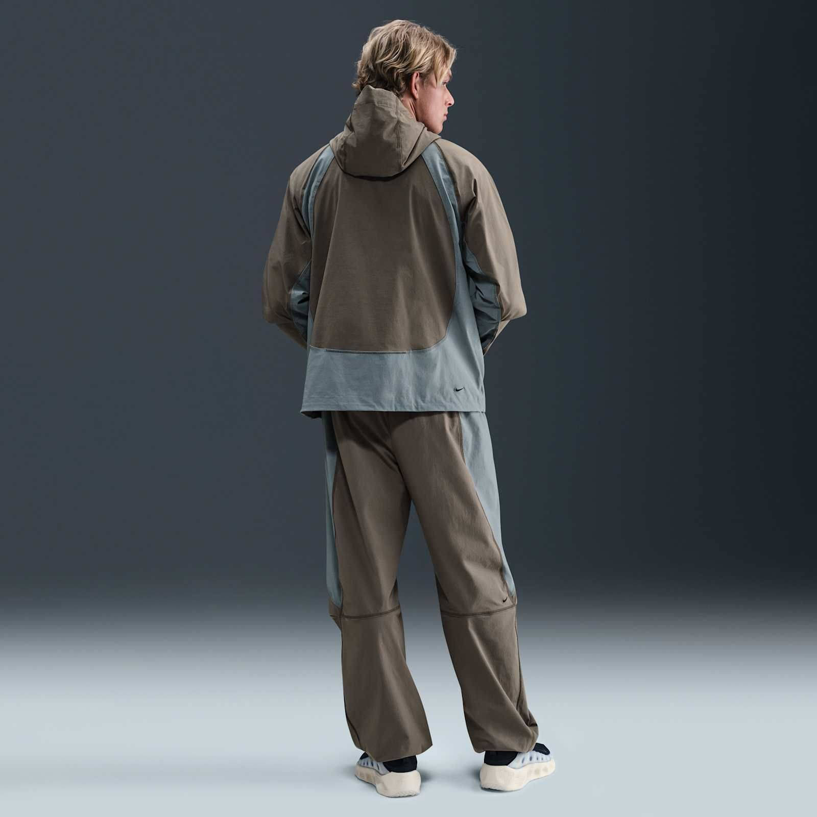 Nike Dri-FIT Woven Colour-Block Windrunner Loose Jacket IH8461-289 full back