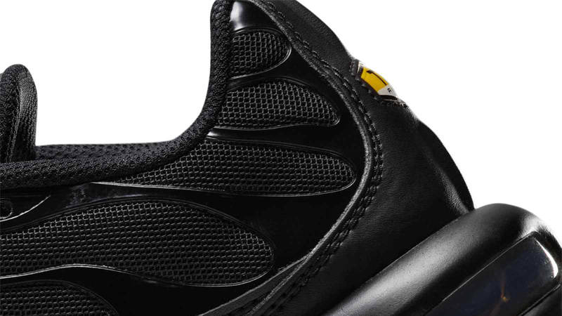 Nike TN Air Max Plus Triple Black Womens Closeup
