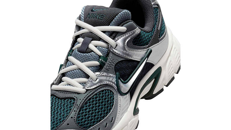 Nike V5 RNR Seaweed Silver HQ7901-300 tongue