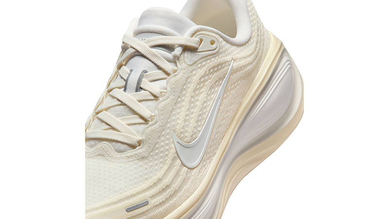 Nike Vomero Plus Sail Alabaster HV8154-105 side