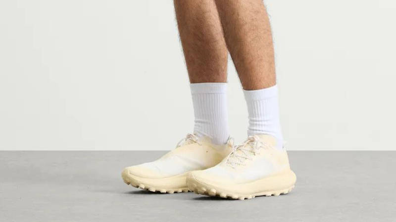 Satisfy The Rocker Antique White 40002-AW-SE on foot