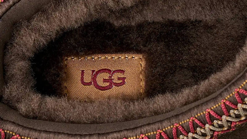 UGG Tazz II Slippers Dusted Cocoa Closeup