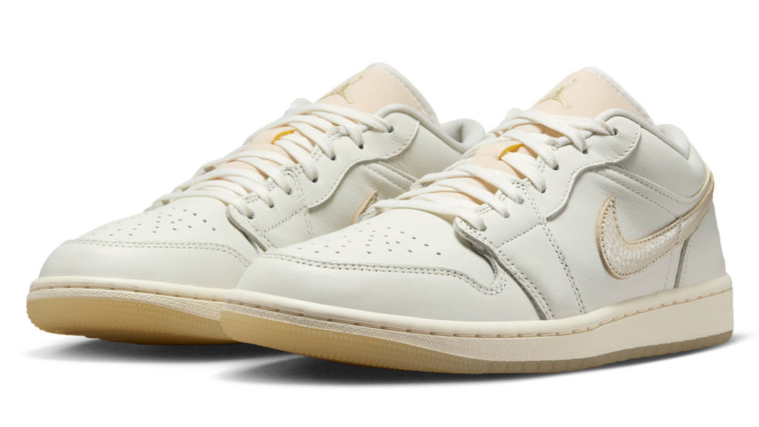 Air Jordan 1 Low SE Metallic Team Gold Front