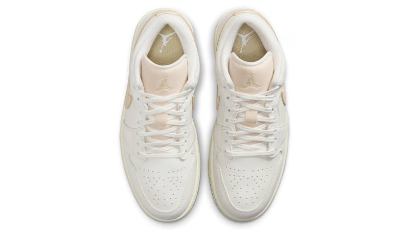 Air Jordan 1 Low SE Metallic Team Gold Middle