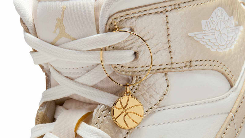 Air Jordan 1 Mid SE Metallic Team Gold Tag