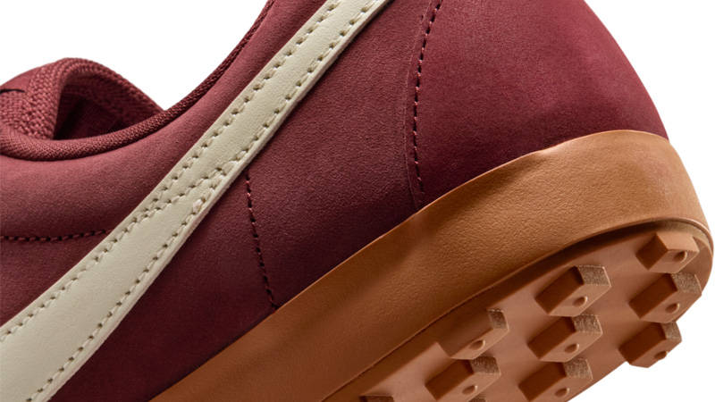 Nike Astro Grabber QS Dark Team Red Closeup