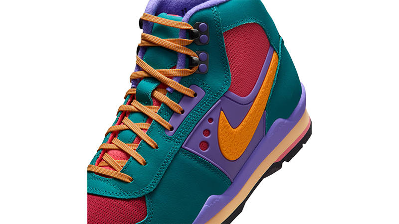 Nike Baltoro Bright Spruce Kumquat IH4450-300 tongue