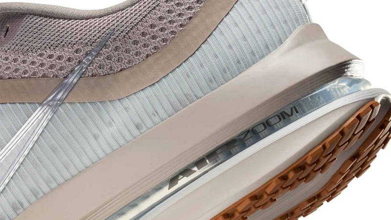 Nike Pegasus Premium College Grey Closeup