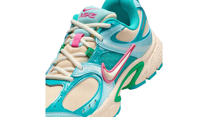 Nike V5 RNR Glacier Ice IM7180-838 tongue