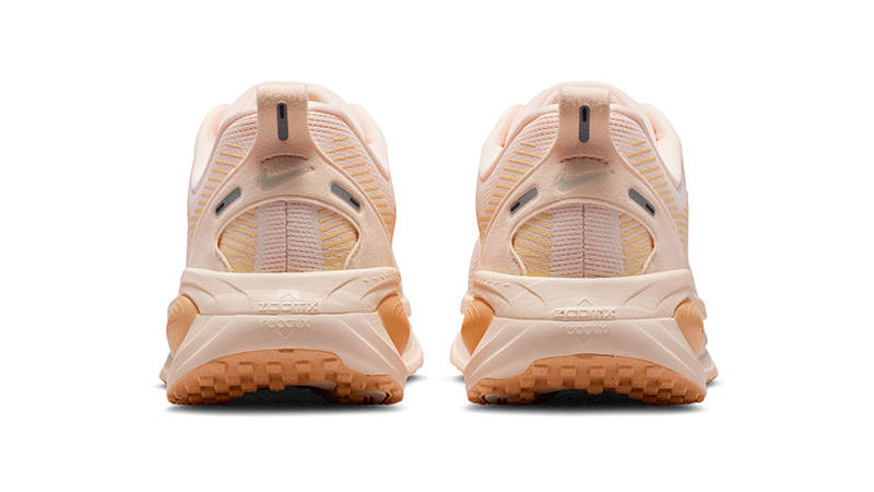 Nike Vomero 18 HM6804-800 Guava Ice Orange HM6804-800 back