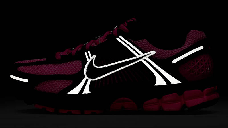 Nike Zoom Vomero 5 Pink Spell Black FJ2028-601 in dark