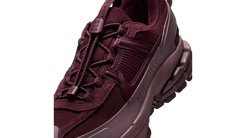 Nike Zoom Vomero Roam Winterized Burgundy Crush HQ2181-500 tongue