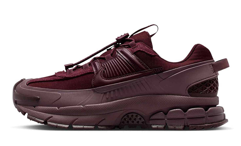 Nike Zoom Vomero Roam Winterized Burgundy Crush HQ2181-500