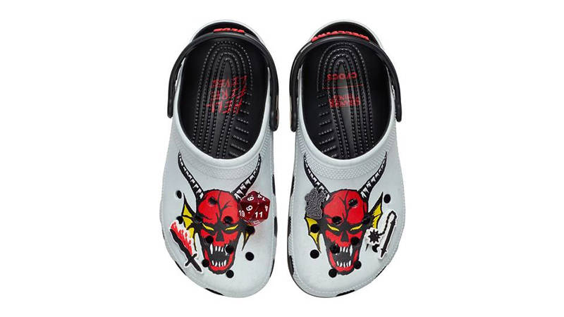 Stranger Things x Crocs Classic Clog Hellfire 211507-90H middle