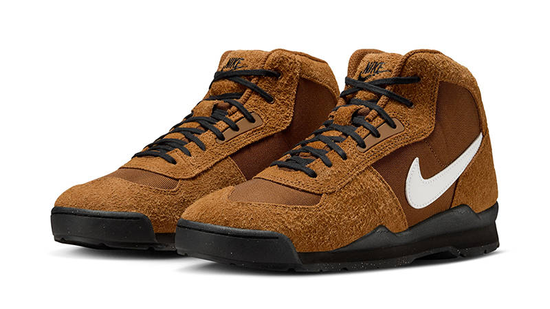Stüssy x Nike Baltoro High Light British Tan | IM7419-200 | The