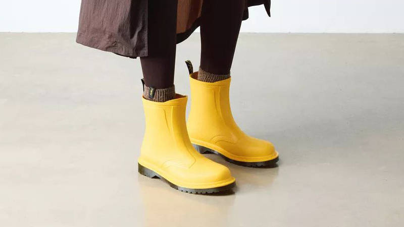 Dr Martens 1460 Rain Boots Yellow 41250700 on foot