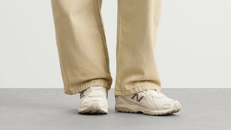 New Balance 204L Maroon Sea Salt U204L1ZH on foot