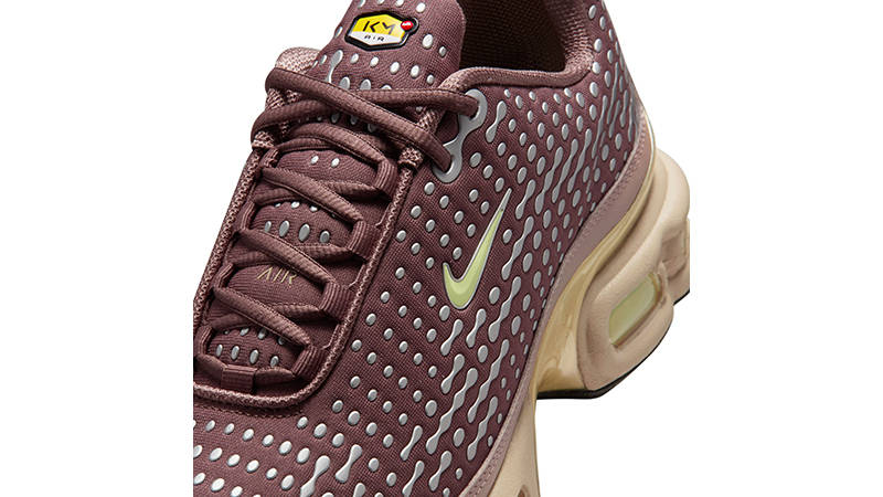 Nike Air Max Plus VII Kylian Mbappé HQ2197-200 tongue