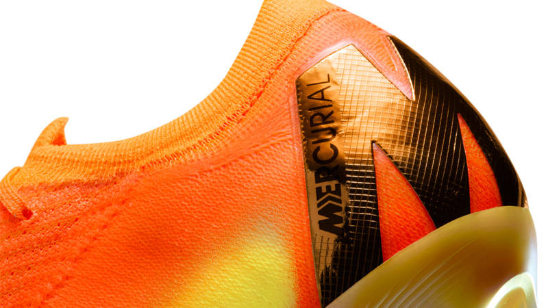 Nike Mercurial Vapor 16 Elite Déjà Vu FG Football Boot Closeup