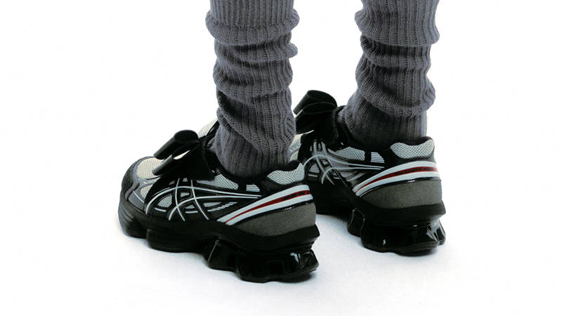 SHUSHU TONG x ASICS Gel-Kinetic Bow Fluent Black White on foot back