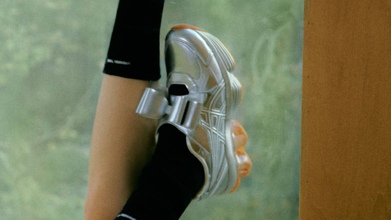 SHUSHU TONG x ASICS Gel-Kinetic Fluent Bow Silver on foot model