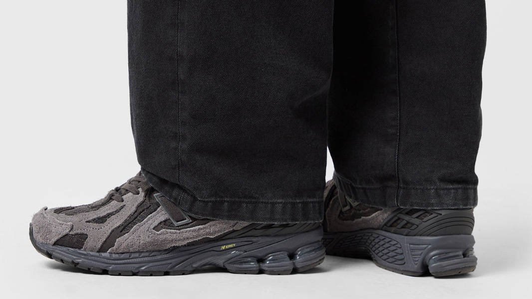 size_ x New Balance 1906D Protection Pack Black On Foot
