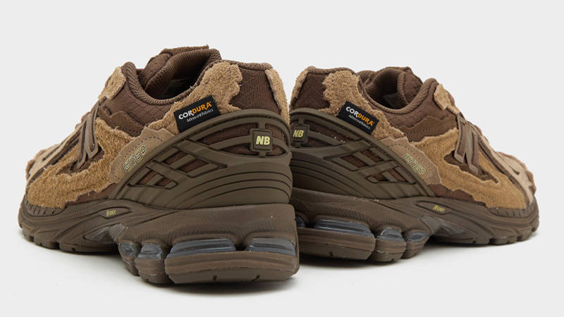 size_ x New Balance 1906D Protection Pack Brown Back
