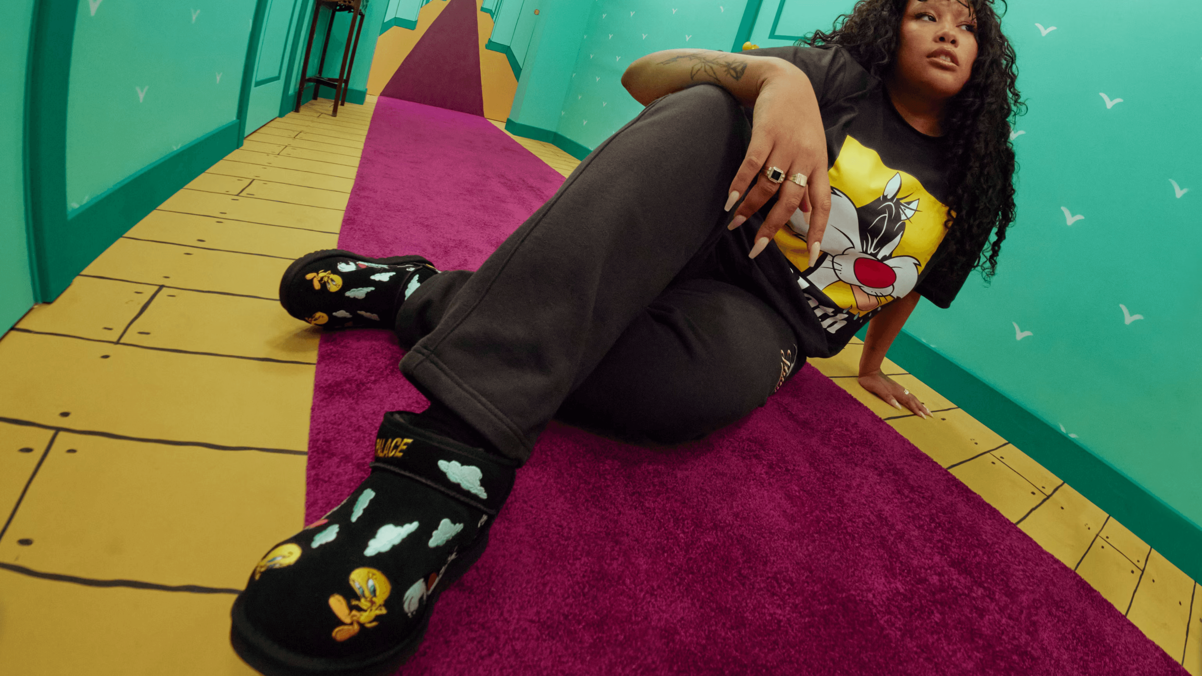 トップス PALACE UGG Looney Tunes Hood Black XL Palace x UGG Looney Tunes Hoodie Black Men's - FW25 - GB