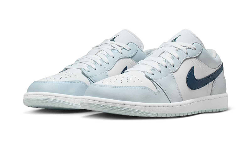 Air Jordan 1 Low Aura Squadron Blue 553558-400 front