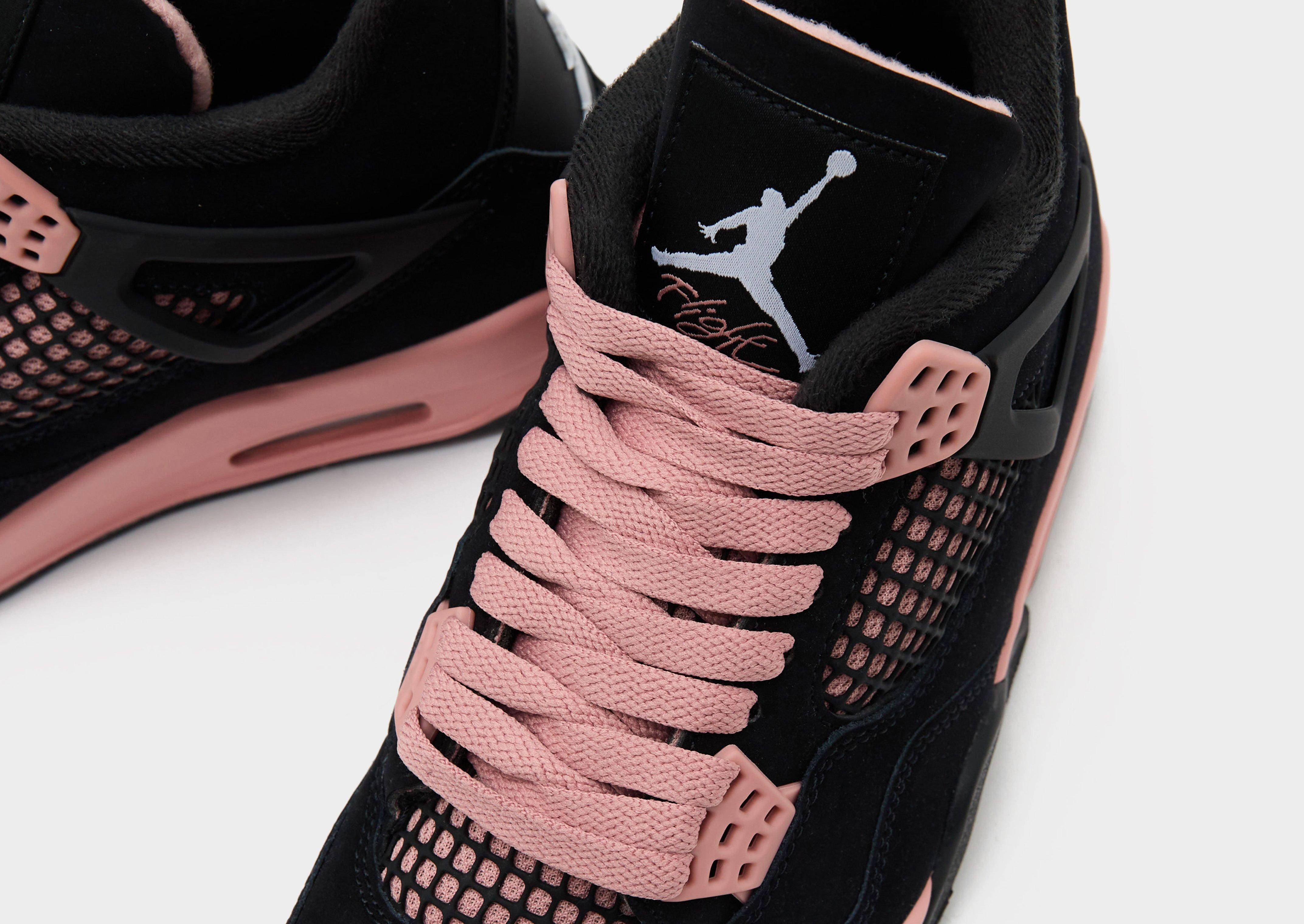 Air Jordan 4 Pink Thunder Retailer Look Detail