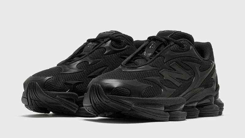 New Balance 2000 Black Metallic U200078C front