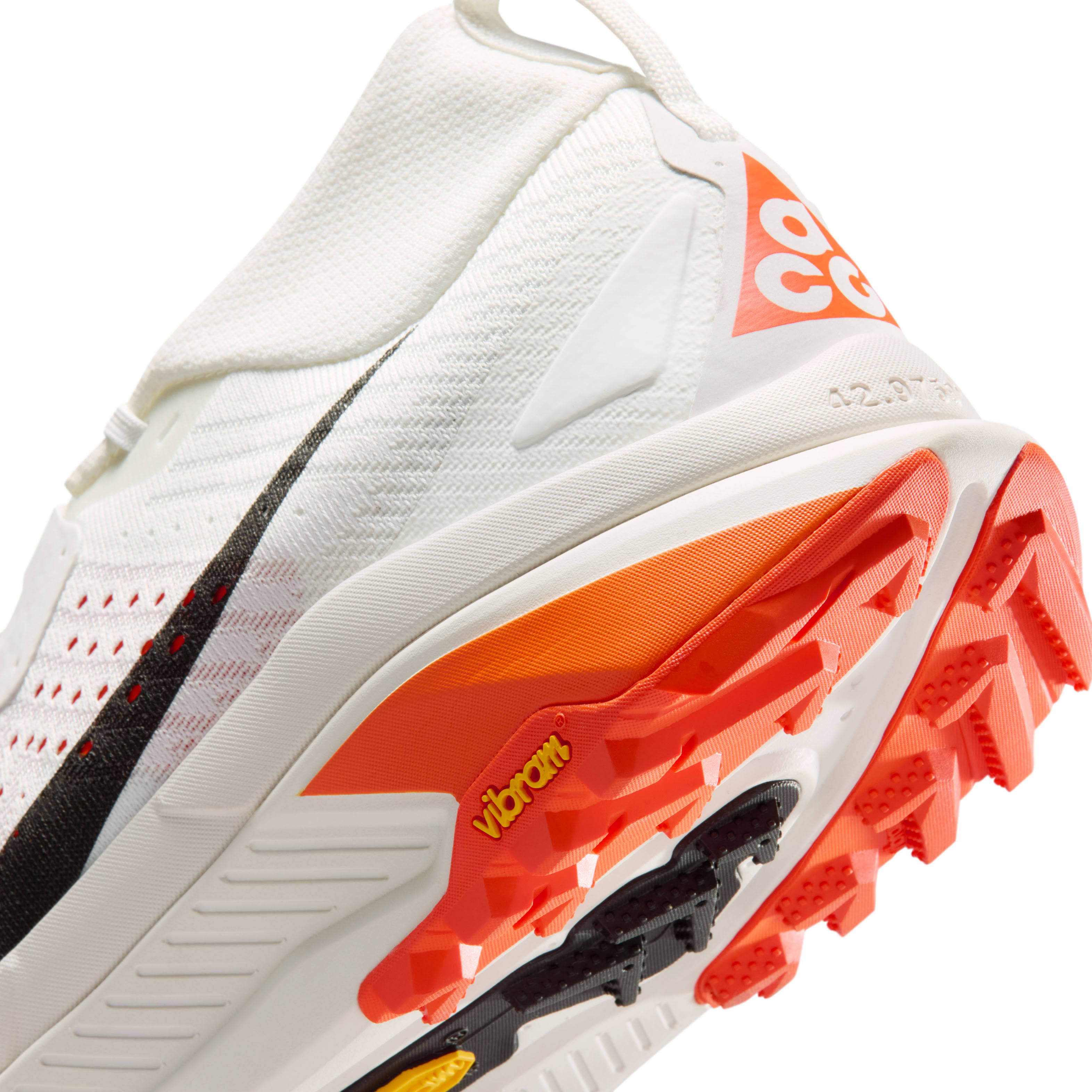 Nike ACG Zegama White Crimson Detail 1