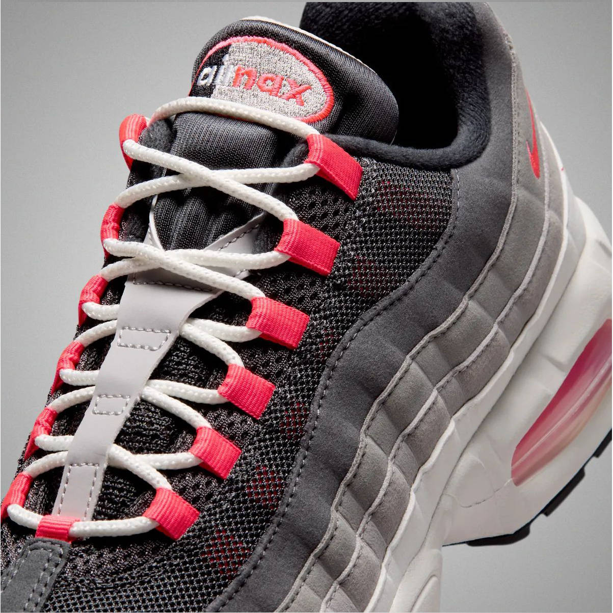 Nike Air Max 95 Reverse Solar Red tongue