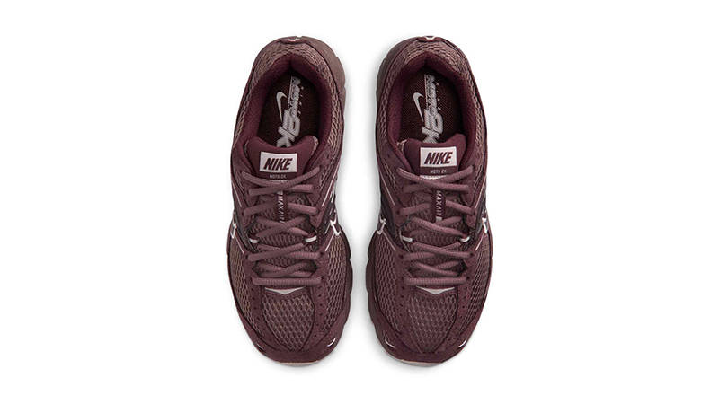 Nike Air Max Moto 2K Tattoo Burgundy Crush IO4862-500 middle