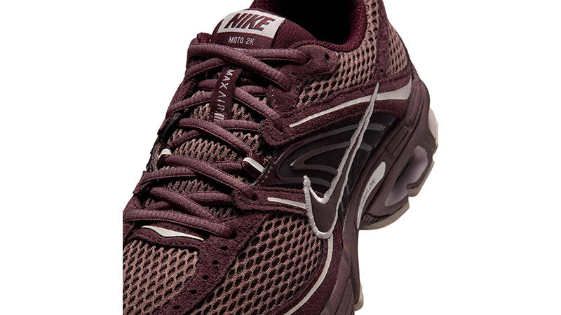 Nike Air Max Moto 2K Tattoo Burgundy Crush IO4862-500 tongue