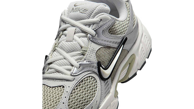 Nike V5 RNR Spruce Fog Silver HQ7901-301 tongue