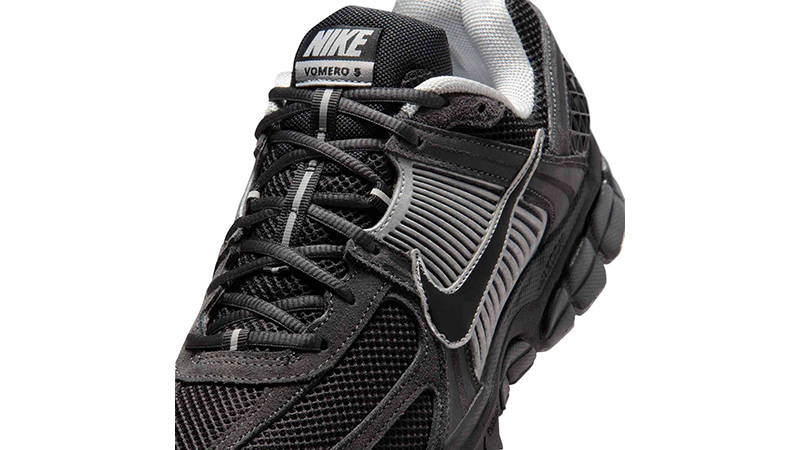 Nike Zoom Vomero 5 Anthracite Flat Silver tongue