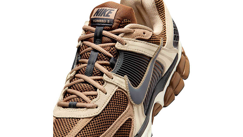 Nike Zoom Vomero 5 Light British Tan Khaki HF1553-202 tongue